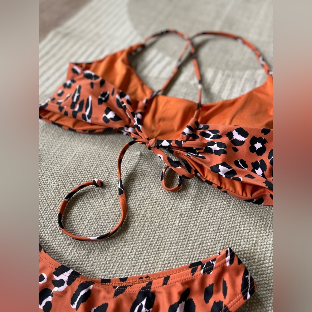 Fabletics BURNT OCHRE WAVY LEO Bikini - Picture 4 of 6